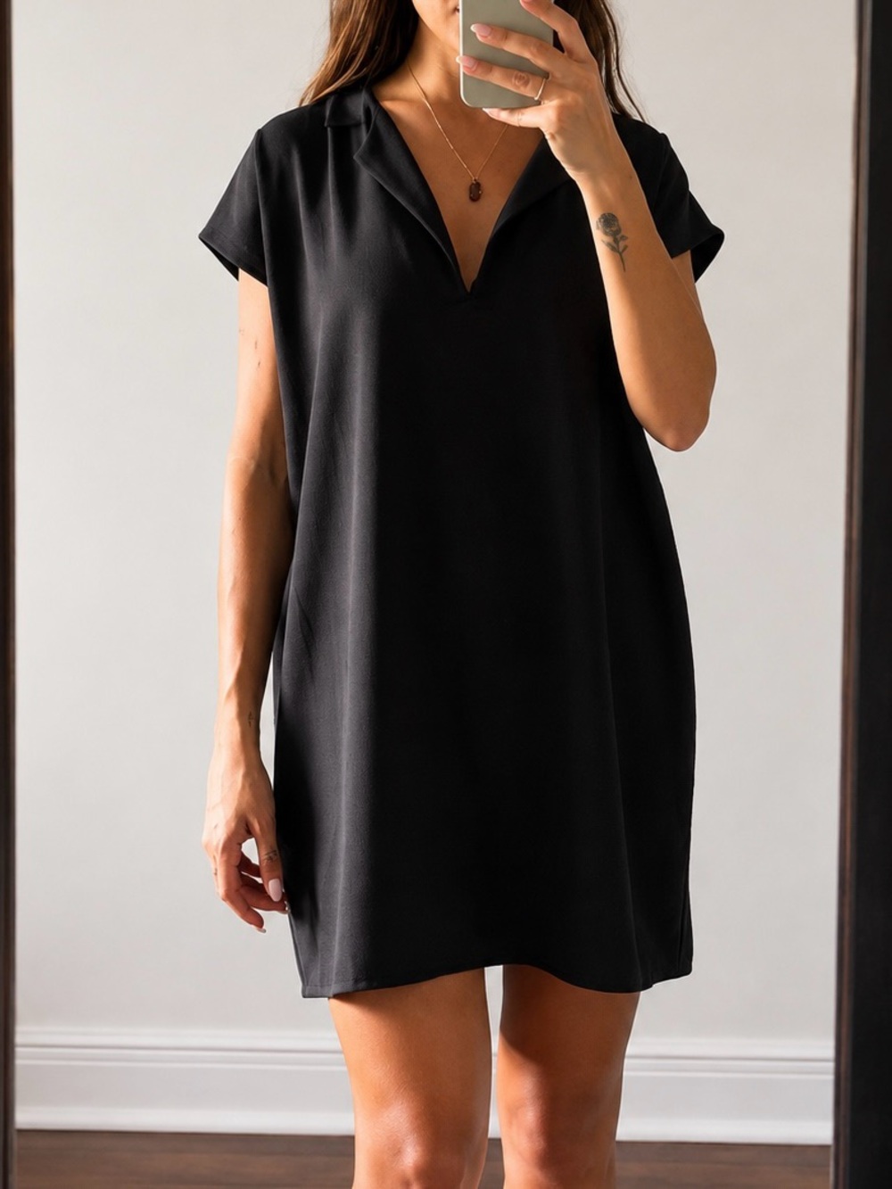 Forever 21 Black V-Neck Short Sleeve Swim Coverup